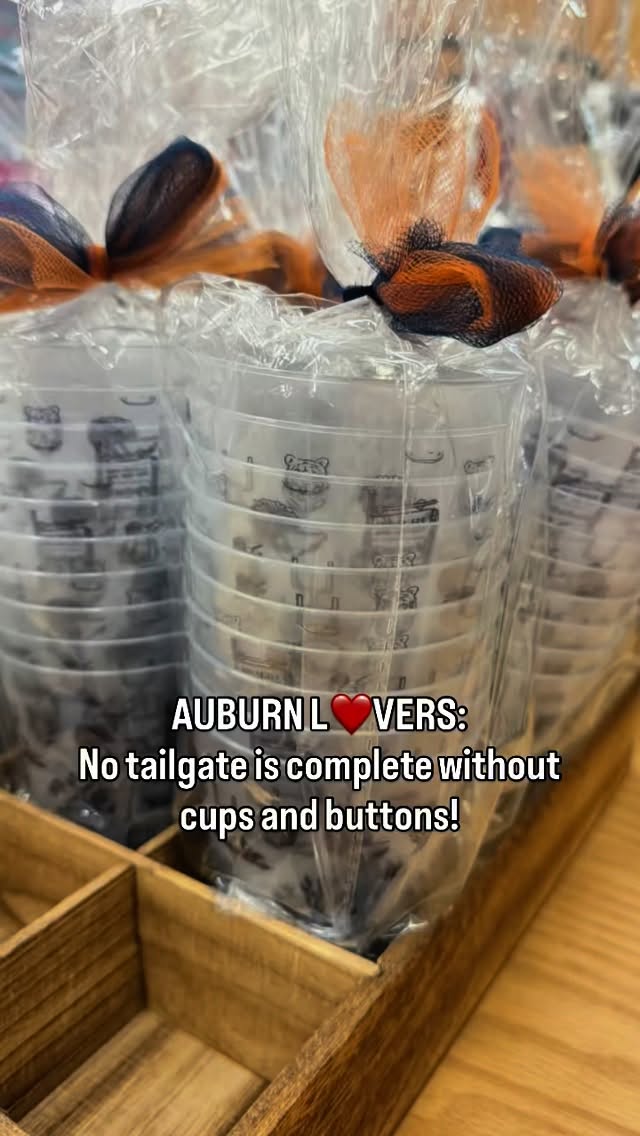 Cupsâ
Buttonsâ
All the love for Auburnâ
Pick these up today @charmingoaks!
.
.
.
#spiritisalwaysinstyle #loveyourcollegetown #auburn #buttons #cups
#loveyourtownloveourtoiles @sscohan