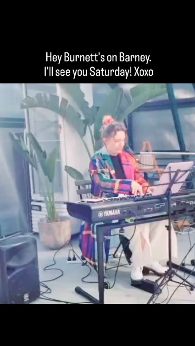 @burnetts_on_barney and @the_quarrycafe are kind enough to have me back this coming Satursay 13th from 10-1. Last time I played in their greenhouse which was a delight. Heres some live looping from the greenhouse xoxo