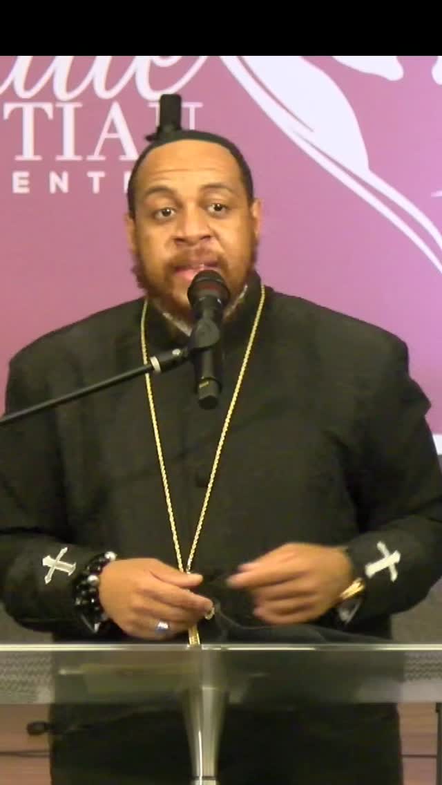 Sometimes it feels like our commitment to OURSELVES and our commitment to our CALLINGS/COMMUNITY are in direct competition with each other. Jesus knew this tension but also had the power to rise above it and live an emotionally healthy life while also fully accomplishing His purpose. Because He did, He is able and willing to help us do the same. You won’t have to fully abandon yourself or your call. The Spirit of God helps you do BOTH!!! If you believe it type BOTH 🙌🏾#preach #preachp #church #emotionalhealth