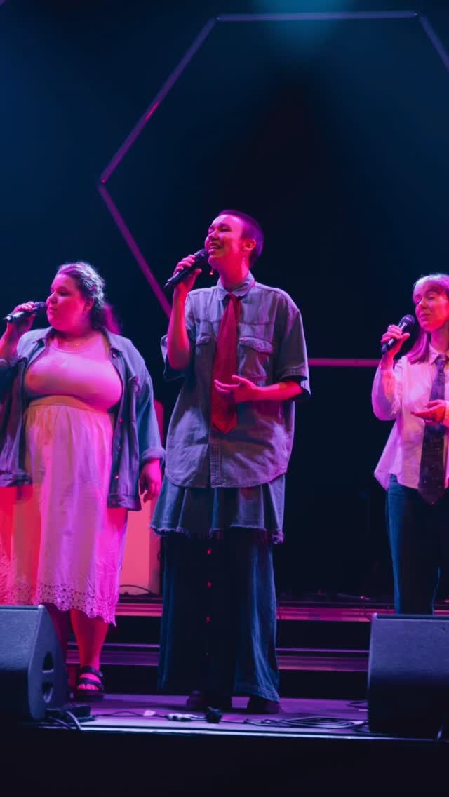 We are getting ready for vokal.total.2026 - are you?? Sign up now for your ultimate a cappella experience in Graz, July 14th thru 18th, 2026! 🙌🏻
Registration Deadlines:
November 1st, 2025: mic’d choir 🧡
December 15th, 2025: unplugged 💙, pure 💚, augmented 💜
Check out the terms of participation and category descriptions online via www.vokaltotal.at! We are looking forward to listening to your voices 🎶🥰
📸: Lena Baloch @lenabaloch_