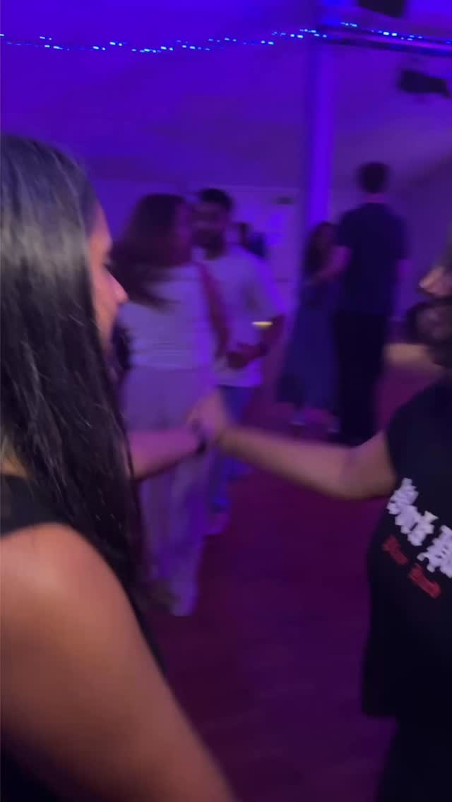 💃🎶 Tuesdays = Salsynergy fun all night long! 🎶💃
The energy, the people, the music… it’s the highlight of the week! 🔥
📍 Salsynergy Tuesdays @ Pinner Green Social Club, HA5 3TJ
🕗 8PM – Beginners Salsa and Rueda
🕘 9:45PM – Salsa Classes (all levels)
🕘 9:30PM – Social dancing kicks off
Come for the steps, stay for the community ❤️
Tuesdays never looked (or felt) this good! ✨
#Salsynergy #TuesdayVibes #DanceCommunity #SalsaMagic #cubansalsa #salsadancing #