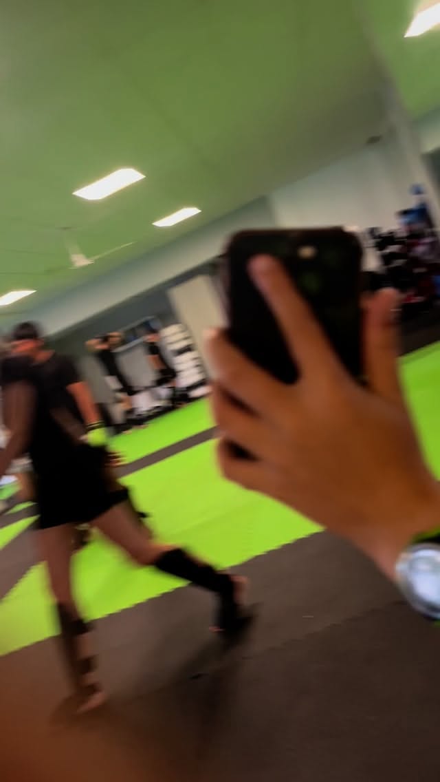 Impressionen von unserem Ferien- Wettkamptraining, eingefangen von unserem Nachwuchsfilmer Jonah ( 9) 🥵💪🤩 Kommende Woche beginnt wieder das reguläre Training. Wir freuen uns auf alle Urlaubsrückkehrer!!#fikaze #kickboxing #kickboxen #badkrozingen #training #wakokickboxing #wako #freiburg