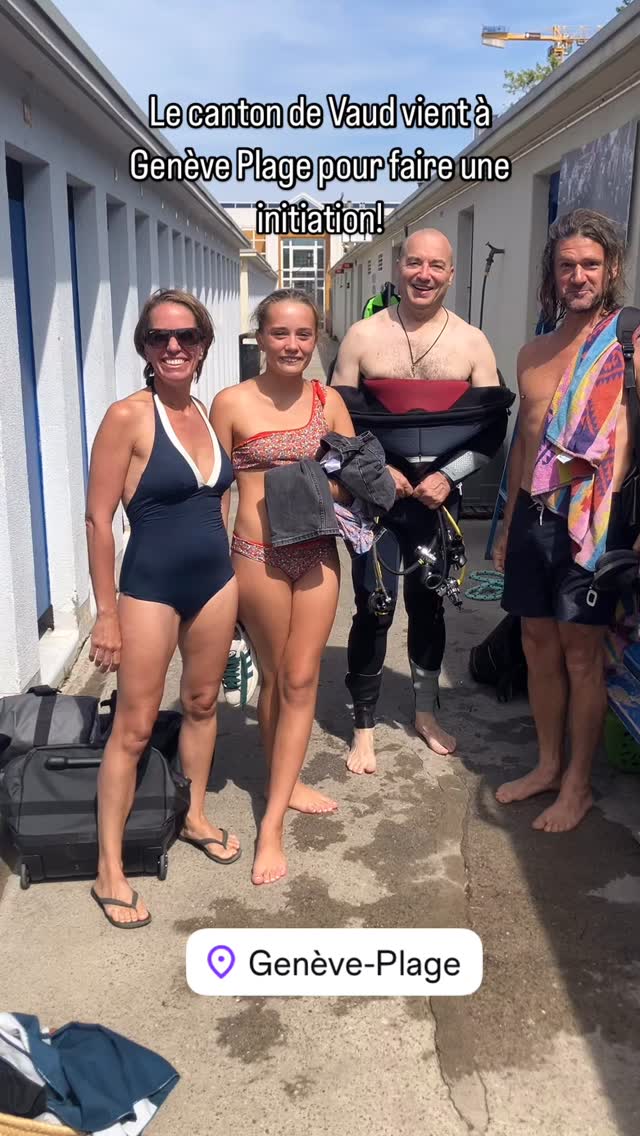 Au centre de Genève des initiations aux activités aquatiques . Venez en famille en vélo , bus ou à pied ! #mobilité #plongeegeneveplage #moramoradivers #plongeefamille #moramoratravel #geneve #genevemobilite