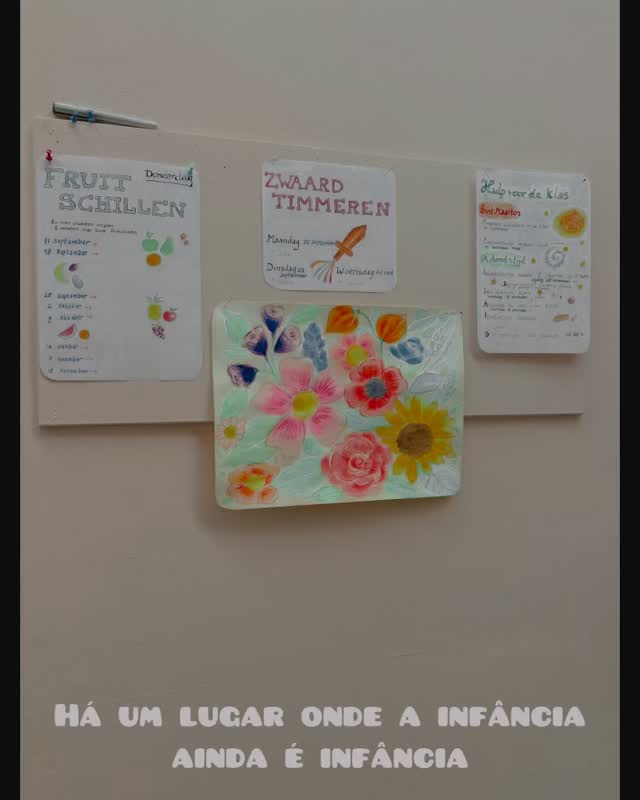 Num tempo em que tudo corre, este vídeo é um lembrete: a infância não tem pressa.
No Jardim de Infância Waldorf, cada detalhe é pensado para permitir à criança ser, viver e crescer de dentro para fora.
Sem pressões. Com presença. Sem corridas para o “saber fazer”. E foco no SER.
Num tempo em que tudo corre, este vídeo é um lembrete: a infância não tem pressa.
No Jardim de Infância Waldorf, cada detalhe é pensado para permitir à criança ser, viver e crescer de dentro para fora.
Sem pressões. Com presença. Sem corridas para o “saber fazer”. E foco no SER.
Porque viver plenamente a infância… é o melhor começo de todos.
Se sentiste algo ao ver este vídeo, segue-nos.
Todas as quartas-feiras, vamos partilhar o que está por trás desta abordagem, com base na neurociência, na pedagogia e… na alma.
Uma infância com tempo. Com presença. Com verdade.
Waldorf. É mais do que uma pedagogia. É uma forma de olhar para a infância… e para a vida.
Porque viver plenamente a infância… é o melhor começo de todos.
Se sentiste algo ao ver este vídeo, segue-nos.
Todas as quartas-feiras, vamos partilhar o que está por trás desta abordagem, com base na neurociência, na pedagogia e… na alma.
Uma infância com tempo. Com presença. Com verdade.
Waldorf. É mais do que uma pedagogia. É uma forma de olhar para a infância… e para a vida.💛