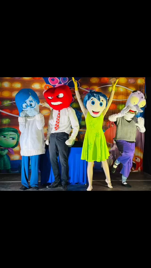 Que alegria estar de volta ao @parkshoppingmogimirim com o nosso espetáculo Divertidamente! Já fazia um ano que não passávamos por aqui e estávamos com saudade desse público tão especial. 💙
Ficamos imensamente felizes com o carinho e a energia de todos que estiveram presentes no último sábado. Foi lindo demais compartilhar essa experiência com vocês! 🎭✨
Até a próxima, Mogi Mirim!
#Divertidamente
#TeatroInfantil
#ProgramacaoInfantil
#CulturaParaCriancas
#EspetaculoInfantil
#DiversaoEmFamilia
#PasseioComCrianças
#FestaInfantil
#TemasInfantis
#AniversarioInfantil
#DicaDePasseio
#FamiliaNoShopping
#AtividadesInfantis
#EntretenimentoInfantil
#DiversaoGarantida
#PaisECriancas
#CriancasFelizes
#InfanciaMagica
#ArteInfantil
#CiaCambaio