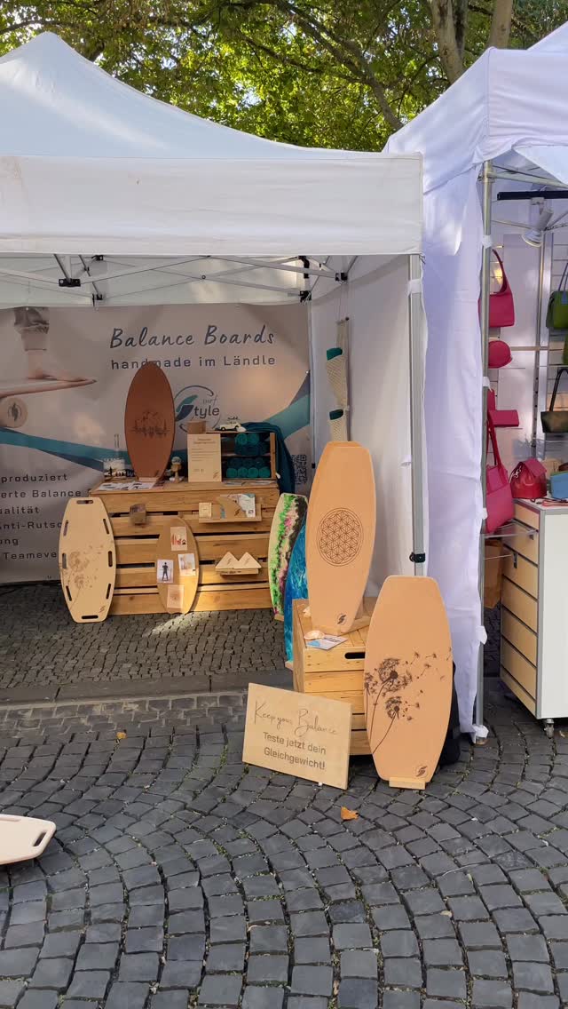 Aloha Aachen!
Heute & morgen: Balance testen, Vibes spüren, Designs entdecken 🏄♂️✨
📍 Ursulinenstraße | Stand 610
🌿 Handcrafted Boards – made with love.
👉 Feel the Balance!
@europamarkt.aachen
#AachenCity #BalanceBoards #SurfstyleVibes
#kunsthandwerk #aachen #europamarktaachen