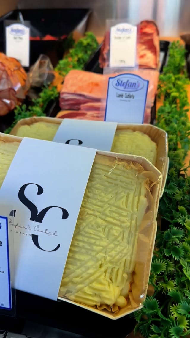 Did someone say Shepherd’s Pie weather? 🌦️
Look no further, our Luxury Shepherd’s Pie for two is available @stefansbutchers from tomorrow! It’s a special, so be quick! Put it in the oven, put your feet up and enjoy a wholesome and hearty dinner!
#stayhungrywokingham #shepardspie #pieweather #delicious #foodies #readymeal #healthydinner #local #wokingham #butcher #meatlovers #englishclassic