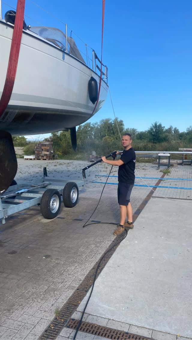 Einwintern 2025
www.yspm.de
#einwintern #boot #yacht #krantermin #mastlegen #usedom #september #2025 #winterschlaf #hallenboot #winterlager #yachthafen #yachthafenpeenemünde