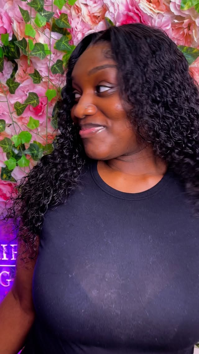 Revamped some old bundles into a brand new glueless wig😍😍😍
This is a tailor made wig with head measurements to give a snug and glueless instal🔌
#ukhairstylist #explore #gluelesswig