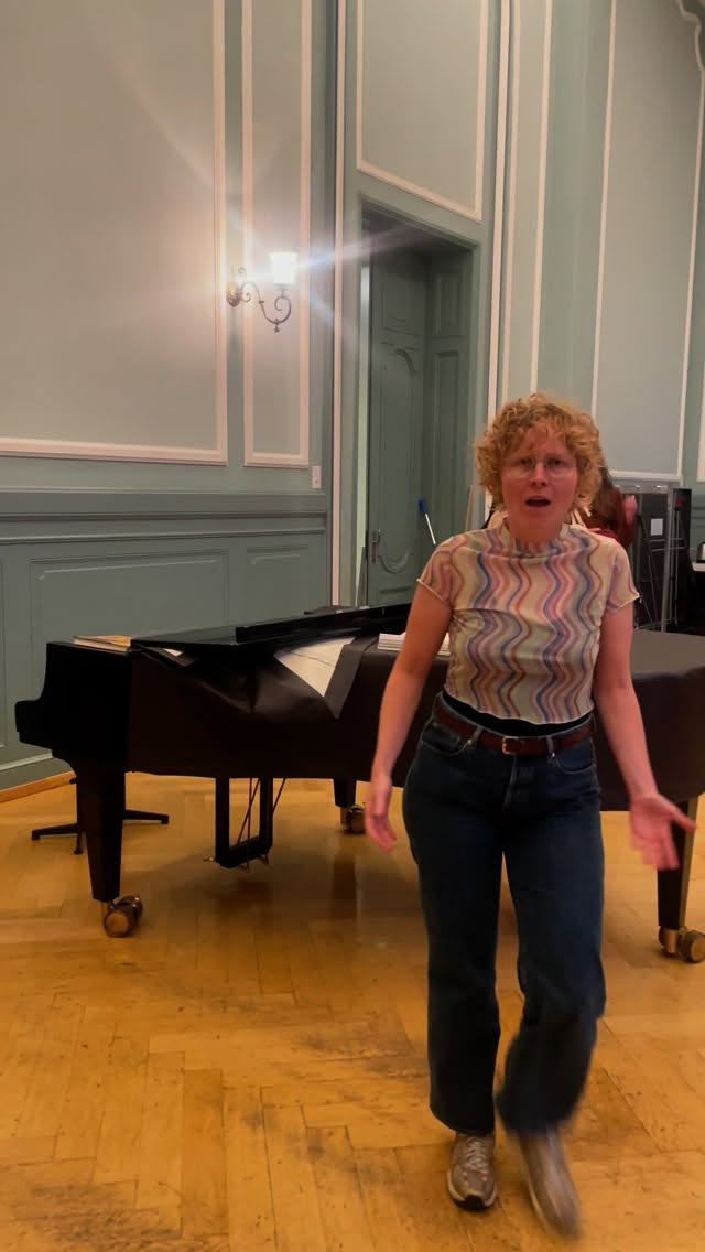 ✨🎶🌙 Am Samstag, 13. September singen wir an der @baslerchornacht. 🌙🎶✨
Ab dem Nachmittag wird die Stadt voll mit Chorgesang sein.
Das Programm am Nachmittag ist gratis.
🎶15.45 Uhr: Rathaus Innenhof (@1.frauenjodelchoerli_basel, dann Choriosa Basel, dann wir)
🎶16.30 Uhr: Theaterplatz (@choerlichor, dann @baslerbeizenchor, dann wir)
Für das Abendprogramm gibt es Tickets unter www.baslerchornacht.ch.
🎶19.30 Uhr: Martinskirche (@jodlerclub_echobasel, Neuer Basler Kammerchor, Ichos Vokalensemble, wir :))
🎶21.30 Uhr: Stadtcasino Basel (@atempochor, @vivo.chor, @partialobertonchor, Vokalensemble Les Vagabondes, @kor.vokalensemble, @chordernationen; @oyenga_gospelchor_am_munster, wir:))
Wir freuen uns sehr!
✨🎶🌙🎶✨