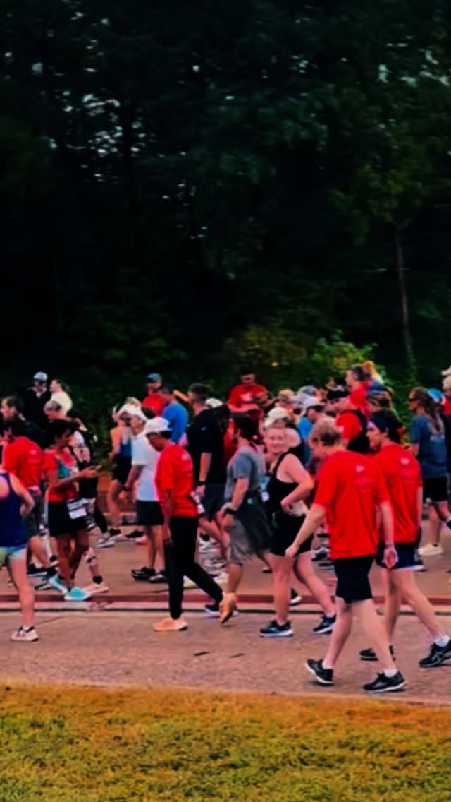 Just wrapped up the tenth annual George Washington Patriot Run. On the mic at one of the coolest finish lines out there. Same miles as any race, but wrapping it up right in front of George Washington’s mansion? That’s tough to beat.
📸 @stephenelliot