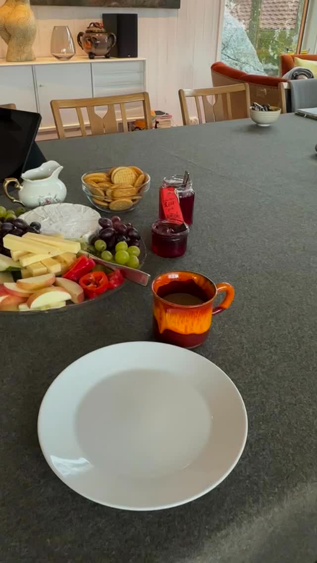 🏡❓🧐 Noen dager er det godt og ha noen å sparre med. @frydoggodfolelse @ideeltdesign Takk for fin dag 🥰
#ideeltdesign #interiørkonsulent #interiordesign #inspiration