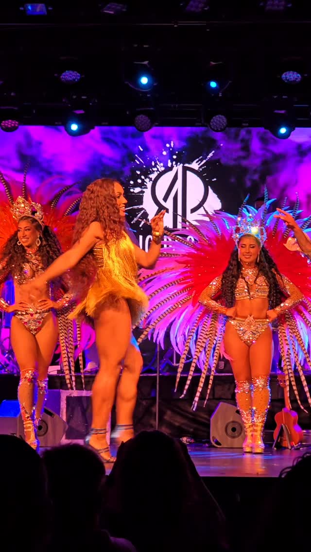 It was an honour to have these two superstar queens from Rio @sou_mayaralima and @dandanfirmo share the stage with us in our recent stage production 🇧🇷🇦🇺. Gratidão rainhas! 👑👑
We have so much more to share from this milestone show. Stay tuned!
📹 @umpobrenaaustralia