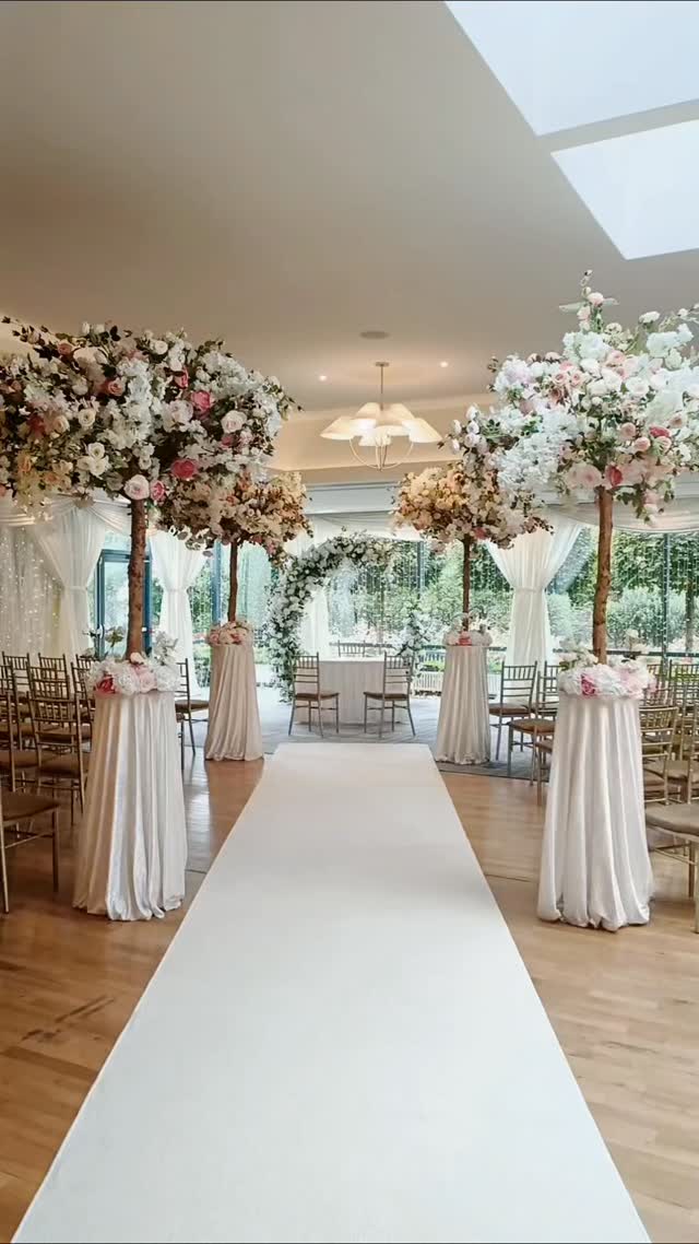 A blossom lined aisle at The Ballymascanlon.
Our mixed blossom trees were used for both the ceremony aisle & the centrepieces. And our floral arch created a dreamy backdrop for the ceremony & cutting of the cake.
Repurposing your decor throughout the day👌🏻
If this is your style and you'd like to know more, just email amy@glitz.ie for our full brochure and pricing.