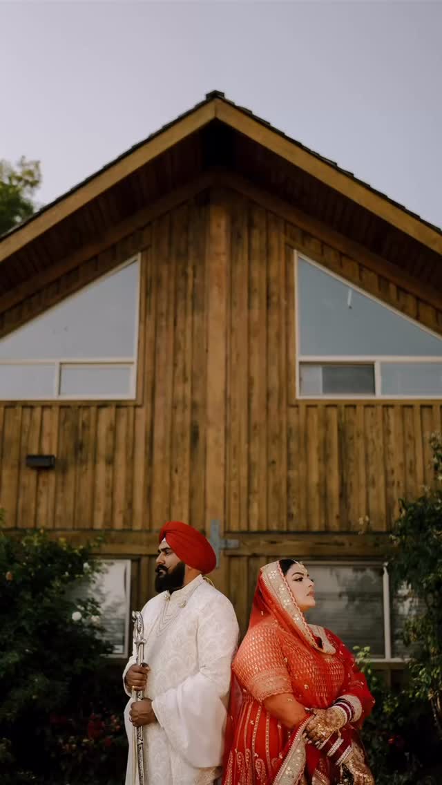 When your wedding has all the traditional elements but feels more like a party made for you! These two brought nothing but energy and pure fun everyday — proof that the best photos happen when you just show up as yourself!
#twinographystudio #vancouverweddingphotographer #canadianweddingphotographer #sikhwedding #indianwedding #adventurecouples
Shot for @vissaremediagroup
Photographer @twinographystudio