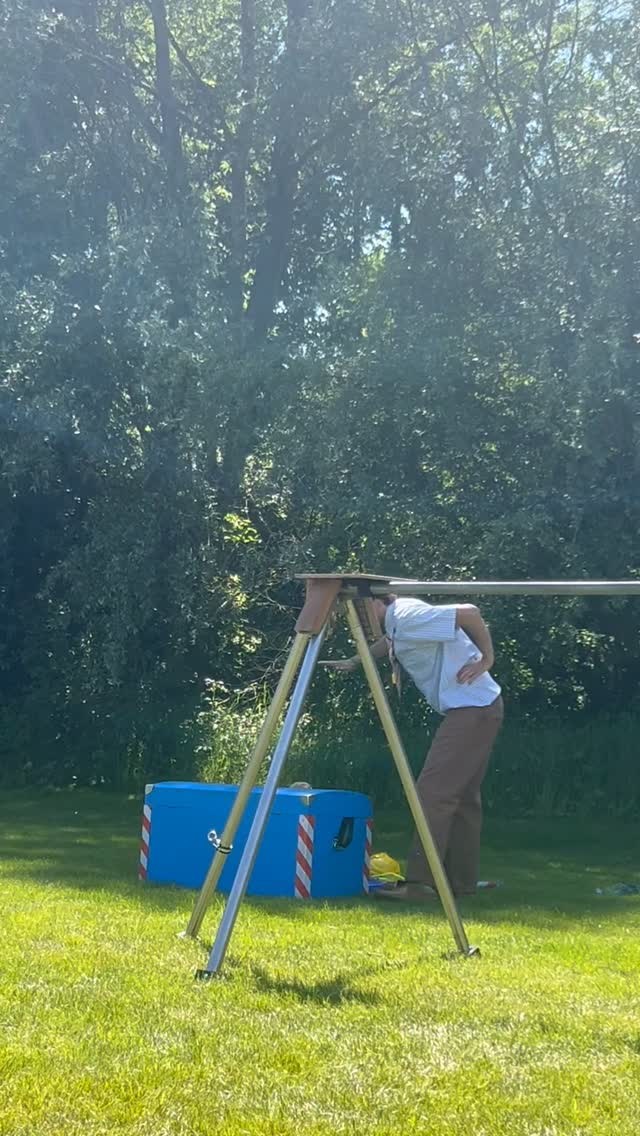 3, 2, 1 ….. Showtime ✨
„Tschünine“ - Akrobatik, Jonglage und Clownerie 🤹🏼♀️
Ein paar Eindrücke von den letzten Shows, zur Einstimmung für das nächste Festival!
La Strada wir kommen @augsburg_erleben 🤩