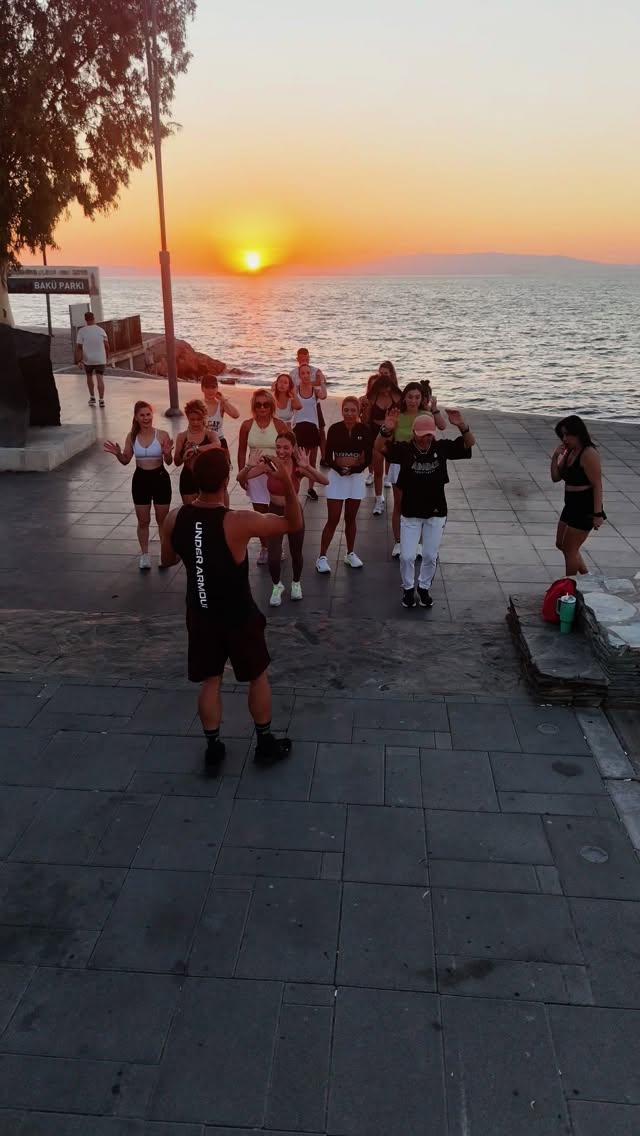 Sahilde Spor Zamanı!
Enerji, müzik ve sınırsız motivasyon bir arada 💪🔥
Bugün sahilde buluştuk, koşu + fonksiyonel antrenman ile hem terledik hem eğlendik.
Katılan herkese teşekkürler, bir sonraki buluşmada görüşmek üzere! 🙌✨
Bizi Takip Etmeyi Unutmayın.
#bodyfestyoga
