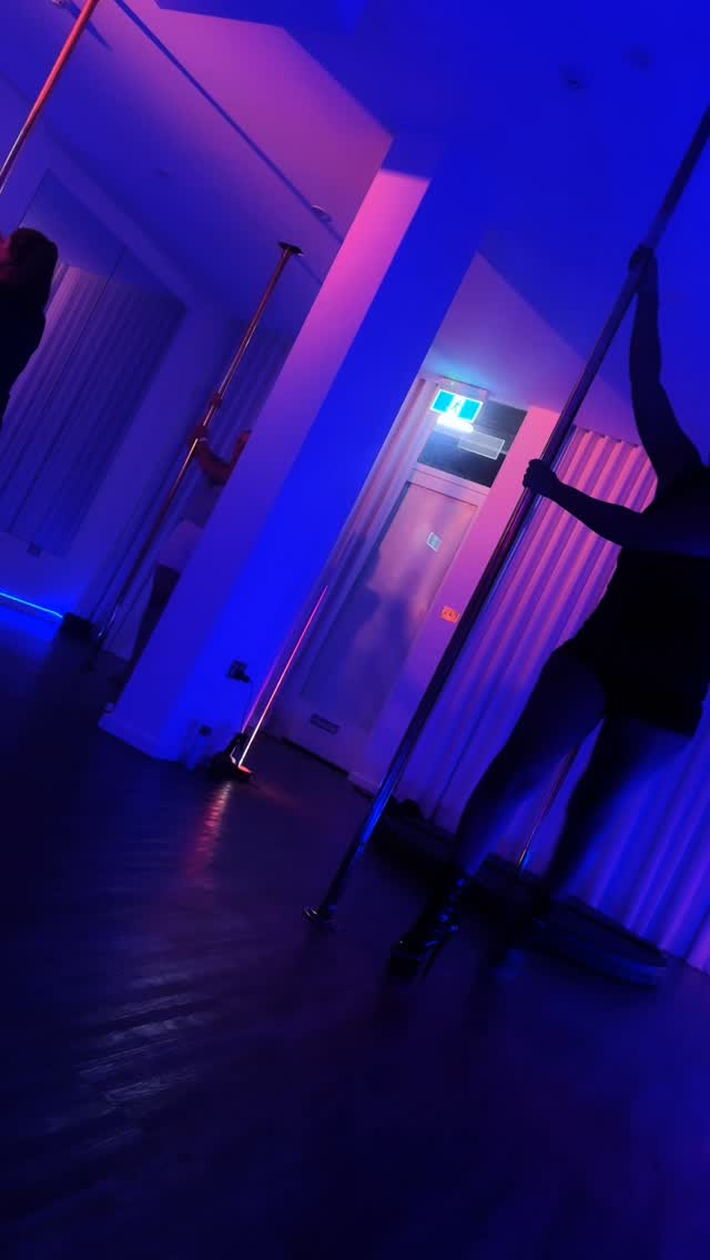 ๐ธ Sip, Stretch, & Pole ๐ธ
Thursdays just got a whole lot more exciting! Join us at 7:20 PM for our Pole, Stretch & Zip class, where you can stretch your body and sip your favorite drink while we groove, laugh, and work that pole! ๐โจ
Itโs the perfect blend of fun, fitness, and a little indulgenceโbecause who says you canโt have it all? ๐ค
Whether youโre a pole newbie or a seasoned pro, we promise youโll leave feeling fabulous and ready for the weekend! ๐
๐ 1/54 High St, North Sydney 2060
๐ง For info: info@ladiabla.com.au
๐ Visit: www.ladiabla.com.au
#PoleAndSip #StretchAndSip #PoleFun #ThursdayVibes #PoleDance #StretchAndRelax #DiablaPole #PoleFitness #WeekendVibes