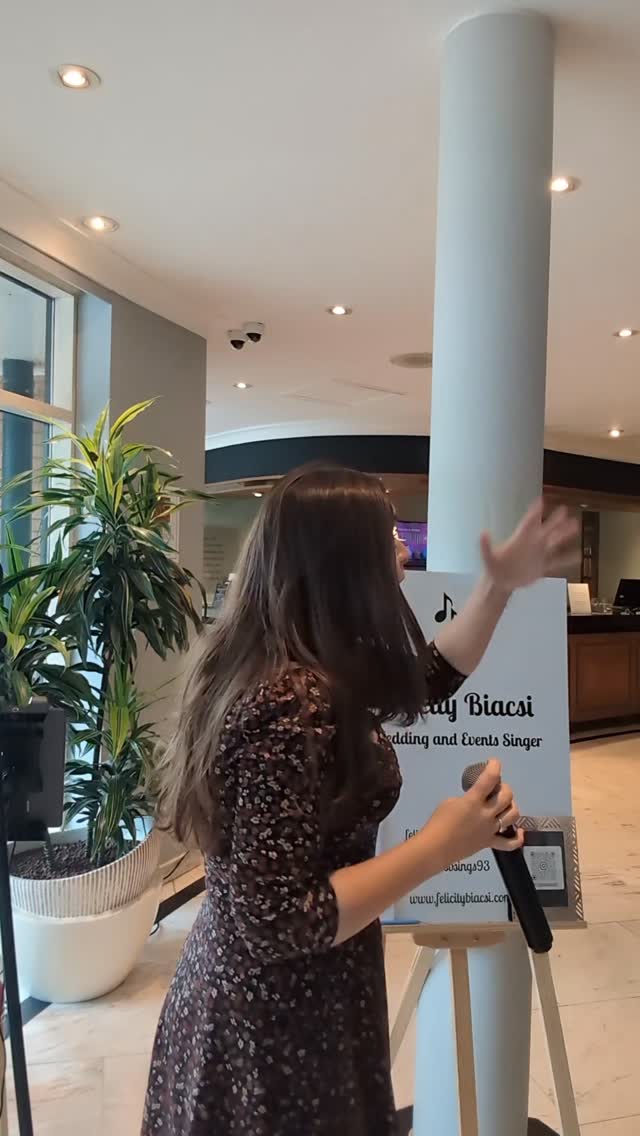 It was a pleasure to be part of @littlerainevents wedding fair on Sunday at the Mickleover Hotel! I met some fab and funny brides, spent the day with amazing suppliers and got to sing which is my favourite thing to do (if you didn't know). I also got to meet another wedding singer, the wonderful @singersuzie who has SUCH a beautiful voice, next time I will be demanding a duet 😂
Thank you to the lovely suppliers I got to spend the day with, @lensmasterscollective @sarahsfloralstudio and @closeupillusionist - gorgeous people and great at what they do. Glenn's hands are literal magic, that's all I will say about that 👍
#weddingsinger #singer #weddingfair #musiciansofinstagram #sundayfunday