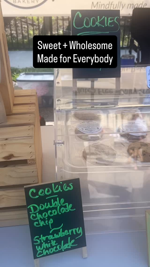 🍪Weekend treat alert! Our fresh-baked cookies + muffins are ready to sweeten your weekend. Gluten-free, dairy-free, and packed with flavor — made so everyone can enjoy. 💜✨
Come by the market, grab your favorites before they sell out, and make your weekend a little sweeter!
📍 Saturday at Venice Farmers Market and Sunday at Wellen Park Fresh Market
#DivineDough #GlutenFreeBakery #MarketDayTreats