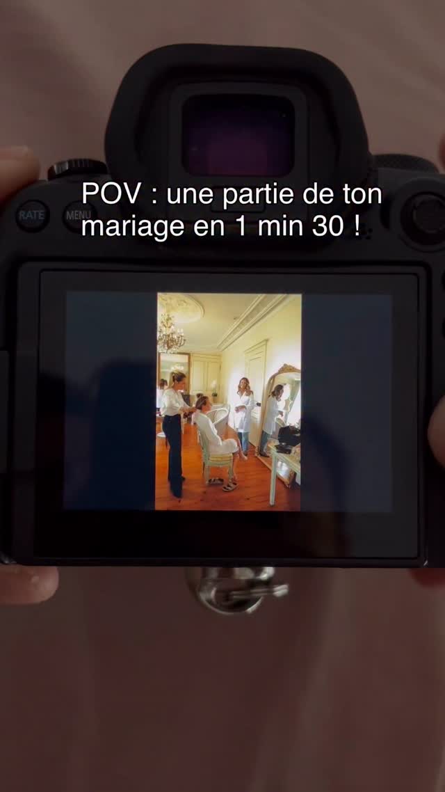 J’ai voulu tester la nouvelle trend vue chez @ninon.photographe avec l’incroyable wedding day de Pauline et Vianney au @ledomainedelatraxene 🩵
Bon, impossible de faire rentrer 3000 photos en 1 minute et la molette de chez canon fait beaucoup trop mal au pouce 🫣 Hate de vous dévoiler les photos en tout cas !
Dis-moi en commentaire si tu veux revoir ce genre de vidéo ✍️
#1minutewedding#melanievauryphotographe#photographemariageoise#photographemariage#futuremariee2026#mariage2026#domainedelatraxene