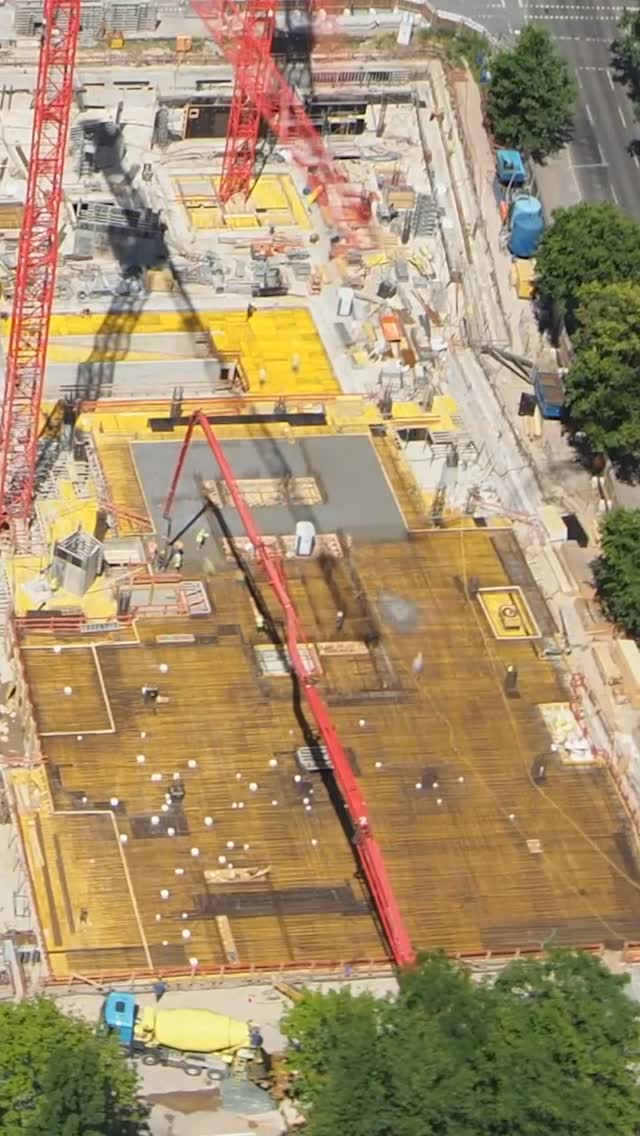 From excavation to the final floor: Our timelapse film shows the full transformation of One Forty West - a 140-meter highrise combining hotel and residential living in the heart of Frankfurt. 🏙️
Installed on the neighboring Westend Tower, our 40MP system documented the entire process with one image every minute – for several years undtil completion in 2020.
🎥 The full film is now live on our YouTube channel.
📖 More on that on our timelapse blog - link in bio.
#OneFortyWest #Frankfurt #FrankfurtSkyline #ConstructionTimelapse #Skyscraper #UrbanDevelopment #Construction #HighriseConstruction #Skyscraper