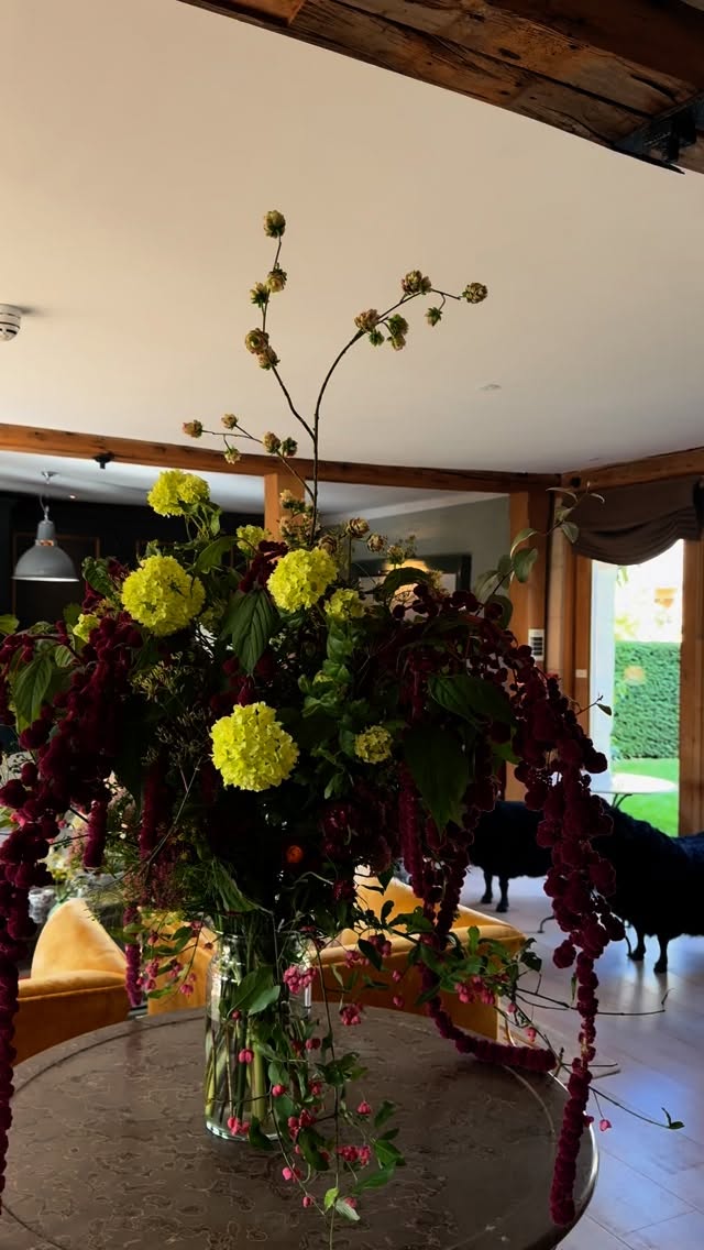 If I could spend every Saturday morning like this, I would (and that’s saying something from a non-morning person!!) ☁️
What a pleasure it was to guide my Sensory Sound Ceremony this morning for 18 beautiful souls who chose to rise, step away from the snooze button, and gather with me in the Tithe Barn at @thyme.england for an intentionally soft, nourishing start to the day. 🕊️
As always, Incorporating the @bertioli.by.thyme breathing balm is the perfect gateway into the senses ~ by awakening our sense of smell, we can arrive fully in our bodies, deepen our presence, and gently attune to the rhythm of the natural world around us before softening into sound. 🌿
As Autumn creeps closer, our Sound Ceremonies always seem to fill faster ~ so if you’re hoping to join us and cosy into the Season ahead, please make sure you book your space early to avoid disappointment! 🤍