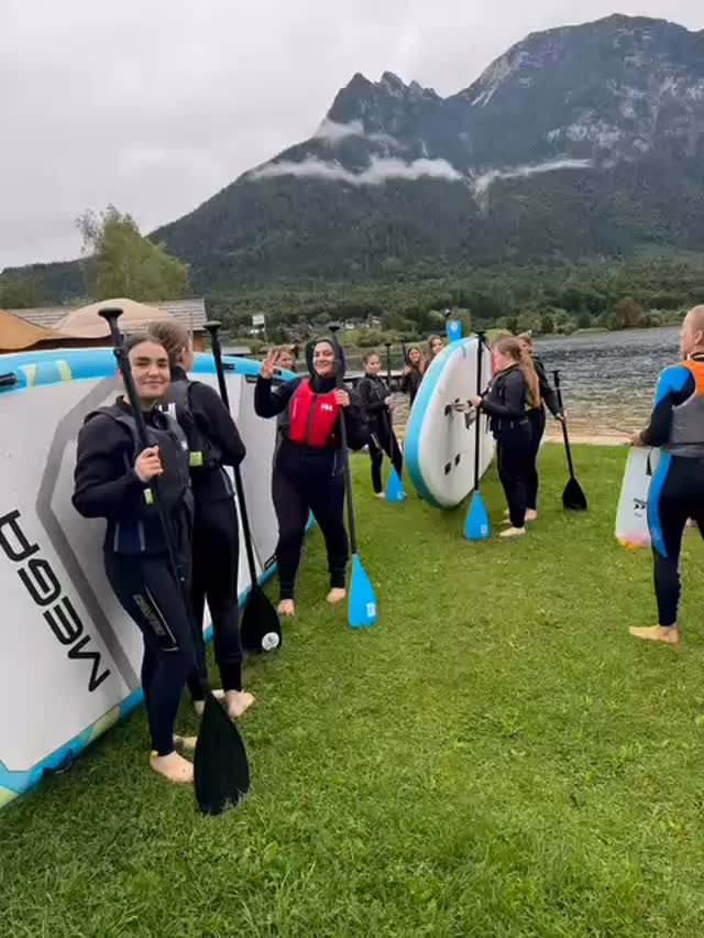 Es gibt kein schlechtes Wetter, nur schlechte Kleidung. Die 1 FSB schickt Grüße aus Bad Goisern am Hallstättersee.