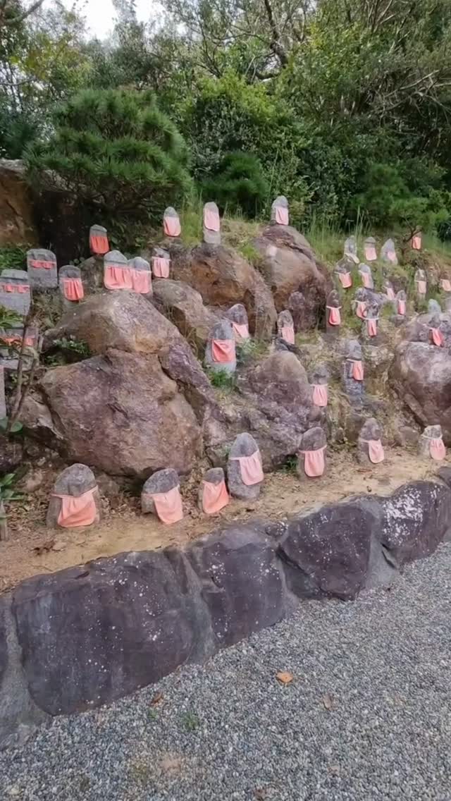 Find those hidden paths! Visit us at: www tokyojapanitineraryplanner.com
#hiddenpath #daytrip #tokyo #views #solotrip #japantrip #travel #planner #japan #japantravel #amazingplaces