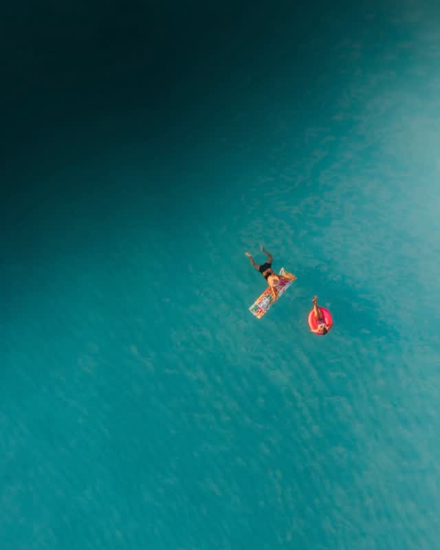 ✈️ Corfu Travel Guide in 15 seconds 🎥
📍 Must-see spots:
✨ Corfu Town’s pastel-colored alleys
✨ Paleokastritsa’s turquoise bays
✨ Vlacherna Monastery — the picture-perfect spot
💡 Tip: Rent a scooter to discover hidden beaches off the beaten track 🛵💨
Ready to explore Corfu yourself? 🌊
Check out 👉 directbookings.eu for your next Greek getaway 💙
#VisitCorfu #TravelTips #GreeceTravel #BucketListDestinations #HiddenParadise #IslandLife