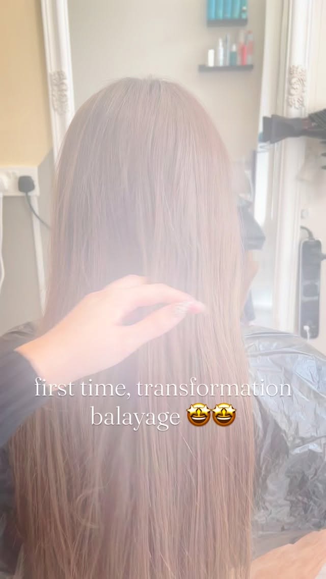 i absolutely cannnnnoootttttttt with this transformation!!!!
this 6 hour balayage was worth every single second painted to perfection + blended like butter 😍
she walked in gorgeous, but left a glowing masterpiece 💫
Would you sit 6 hours for hair this flawless? 👀
🌟complimentary colour + extensions consultations are available this week! consultations are required for new clients 48 hours prior to colour appointment🌟
service 🤩 transformation balayage, root smudge, toner, cut, blowdry + wanding 🤩
💰 £200+
based - @studioluxe.liverpool - Rodney Street, Liverpool L1 9EH📍
📱enquiries - contact button + DM
📱book - link on profile
products used -
@lorealpro
@lorealuki
@loreal
@lorealpro_education_uki @rosieoconnorprohair
@salonsdirect @sallyserskineliverpool
@beautylaunchpad
@hairdressersjournel
i don’t edit my pictures 📸
~
#hairbylucyansboro #studioluxe #studioluxeliverpool
#beautylaunchpad #hairdressersjournal #lorealcolourspecialist #liverpool #liverpoolhair #colourspecialist #blondespecialist #balayagespecialist #liverpoolhairspecialist #liverpoolbalayage #bohoblondetechnique #iambohoblonde #transformationtechnique #balayagetransformation #blondetransformation #extensions #liverpoolhairextensions
#BalayageQueen #HairGoals #6HourSlay #BehindTheChair #TransformationMagic