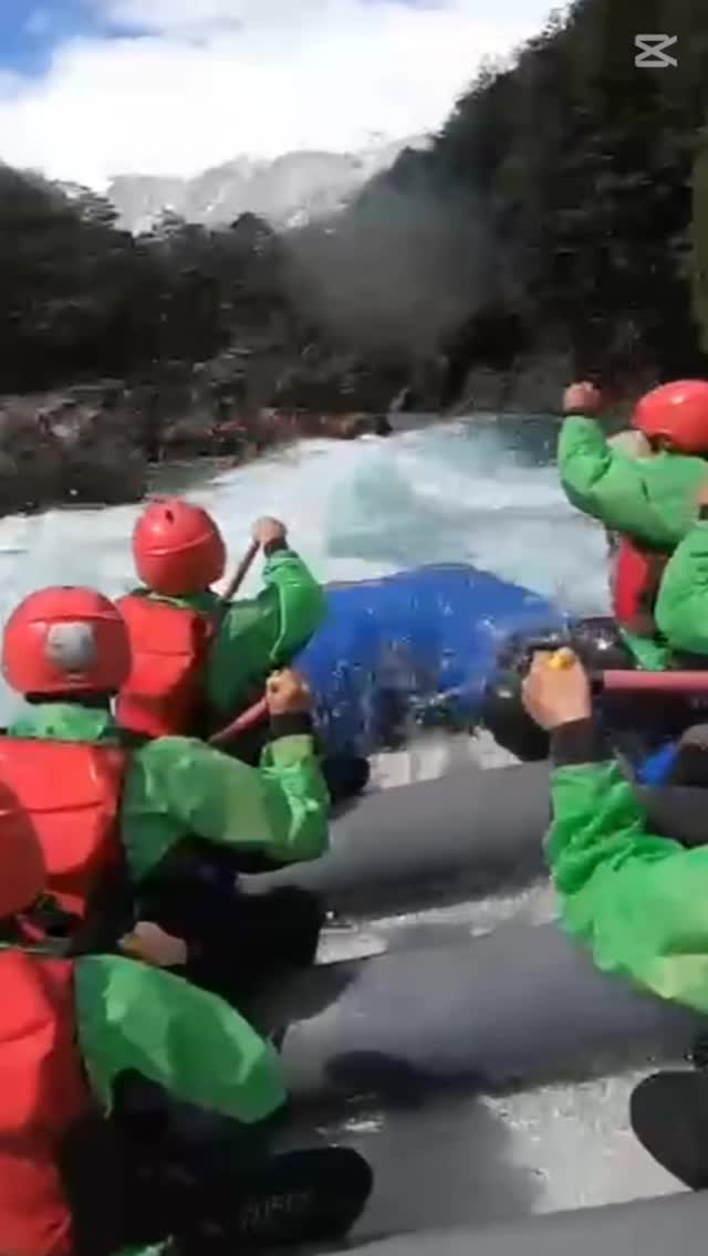 Un día con Turismo Baguales es pura adrenalina y conexión con la naturaleza 🌊⛰️.
Súmate a la aventura en el río y vive la experiencia que recordarás para siempre.
🚣♂️ Tenemos disponibilidad los fines de semana, ¡así que no te quedes fuera!
👉 Agenda hoy mismo tu lugar y ven a disfrutar de la aventura más salvaje del sur.
#TurismoBaguales #raftingaysen #ViveLaAventura #patagoniachile