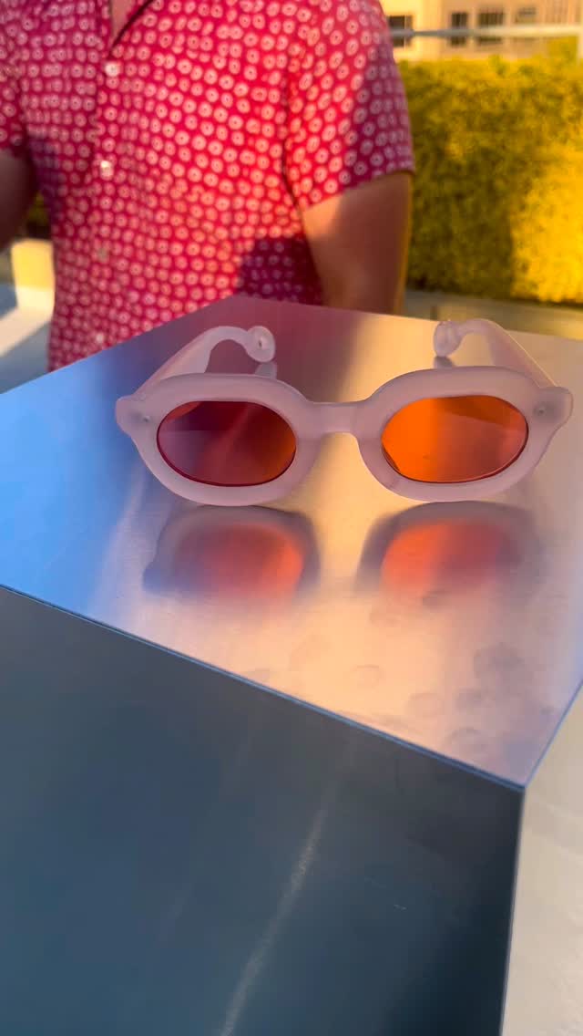 True craftsmanship right here in #sacramento 🤩 Super excited to see what else @julian_sandpaper comes up with 😎🎨
#supportlocalartists
Thanks @samuelroseworld for the connection 🤗