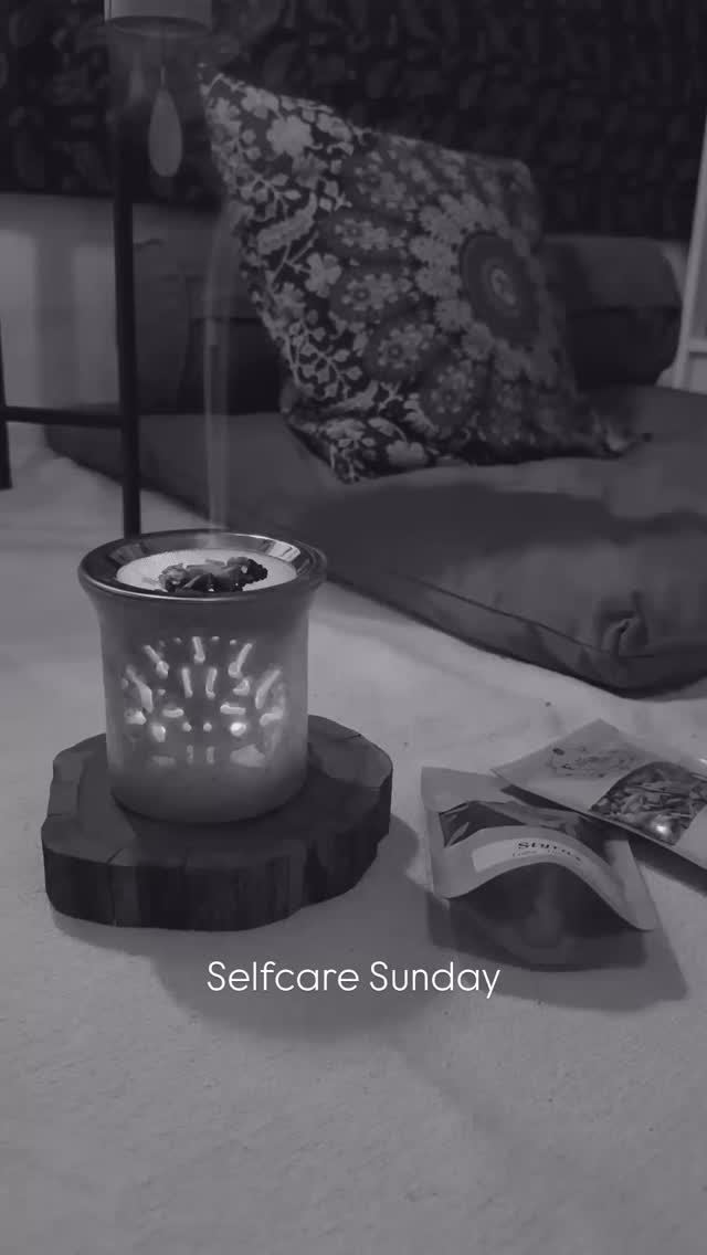 ✨ Selfcare Sunday – dein Kurz-Retreat für mehr Selbstliebe ✨
Sonntag ist dein Tag 🌸
Nur eine Stunde, die alles verändern kann:
Altes loslassen, dich mit dir selbst verbinden, neue Energie tanken.
Was dich erwartet:
🌿 Einstimmen & Ankommen – gereinigt und voller Klarheit
🫶 Selbstliebe-Meditation – 10 Minuten nur für dich
🧘♀️ Sanfter Yoga-Flow – Herz öffnen & Weite spüren
📝 Journaling – 3 kraftvolle Fragen, die dich tief bewegen
Alles, was du brauchst, in einem wunderschönen Konzept zusammengefasst – inklusive QR-Code für deine Öle (optional).
Das Konzept selbst kostet nur 30 €
💌 Gönn dir deine Auszeit, weil DU es wert bist.
📲 So funktioniert’s:
Schreib mir eine DM und du bekommst den Link zu den Downloads. Du bekommst das Konzept als PDF und eine Audio mit der Meditation.
Optional kannst du auch direkt deine Öle bestellen – völlig freiwillig.
✨ Affirmation für heute:
„Ich schenke mir selbst Liebe, Zeit und Heilung.“
#SelfcareSunday #SelfcareRitual #Selbstliebe #YogaAtHome #Achtsamkeit #UnboundHealth #Herzenszeit #Mindfulness #Selbstfürsorge #Journaling #ÄtherischeÖle #SonntagRitual #Mindset #Coaching #Unbound #Yoga #Retreats