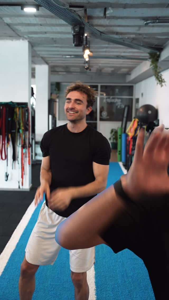 Bu sokaklarda spor da müzik de aynı dili konuşur — ExLab vibe. 😎🏀🎧👟
#MahalleninSalonu
#ExLab