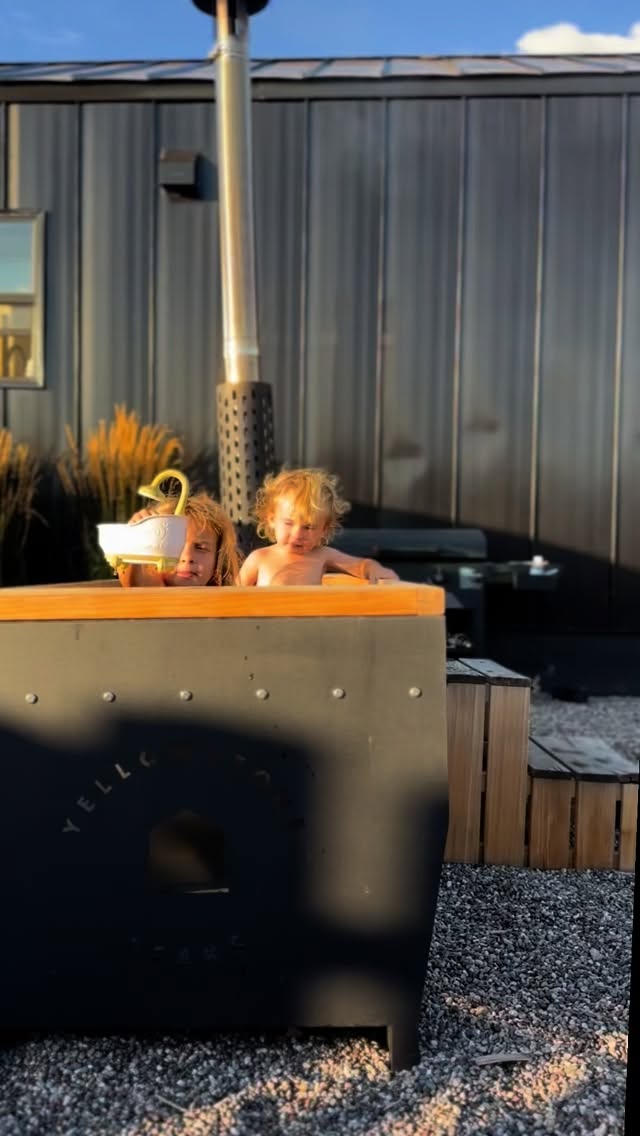 sunset soaks after a day of adventures… these are the moments that stay. 🛁🌲 #yellowstonepeakshotel
#yellowstone #islandpark #yellowstonepeakshotel #familytravel #familygetaway #woodfiredtub #sundayvibes #slowtravel #cabinlife #mountainescape #cozyvibes #travelwithkids #exploreyellowstone #naturestay #weekendreset