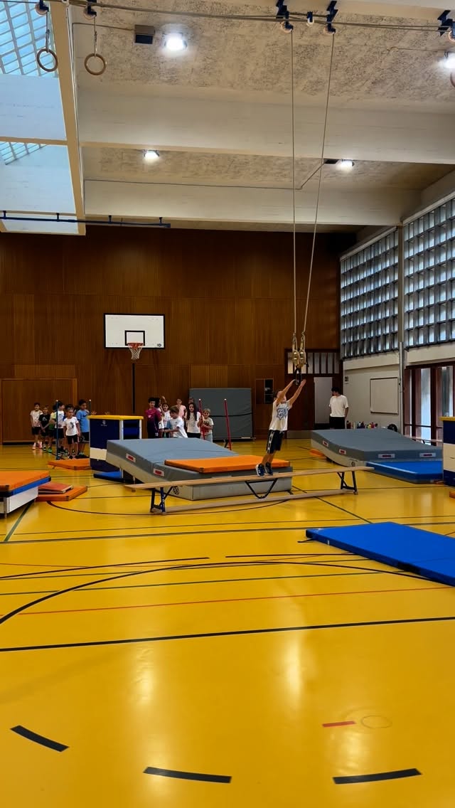 Imparare e divertirsi muovendosi liberamente e in un luogo sicuro, ecco perché per noi è cosi importante tramandare il Parkour #parkourlocarno #locarno #parkourkids