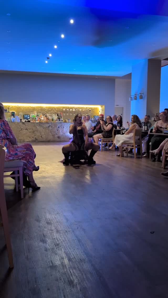 Cosy Cabaret at The New Chapel in Sleaford ✨💃
Featuring
@cvictoriarose @phoxyqurvy @babybel_burlesque @alexastar_rebel @mzdianalavish and meeeee
⛪ @thenewchapel
🎭 @cosycabaret
#CosyCabaret #BurlesqueShow #SleafordBurlesque #Cabaret #LiveEntertainment #SupportTheArts #RubysRebels #Events