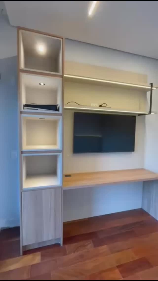 Do design ao detalhe: cada peça planejada para transformar o dormitório em um espaço aconchegante e sofisticado. 💫
Portas de correr com amortecedor para mais conforto no dia a dia.
✨ Entre em contato e realize o projeto dos seus sonhos!