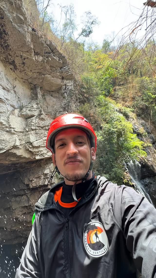 Um mergulho de adrenalina em meio à natureza!
Desbravando a Cachoeira do Dragão em uma experiência única de canionismo — desafio, aventura e conexão total com a força da água e da montanha. 🧗♂️⚡
#Canionismo #Aventura #CachoeiraDoDragão #Natureza