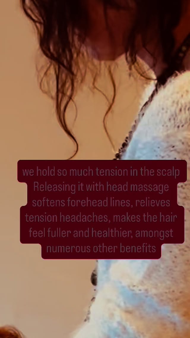 I’m a natural rejuvenation specialist and holistic facialist
My treatments combine cutting edge facial sculpting, facial reflexology, gua sha, sound therapy and the wonderful benefits of essential oils, for a deeply relaxing and divine experience for body, mind and spirit
Visit my website or dm me for more information about my services
#naturalrejuvenation #faceliftmassage #aromatherapy #facialreflexology #spiritualfacelift