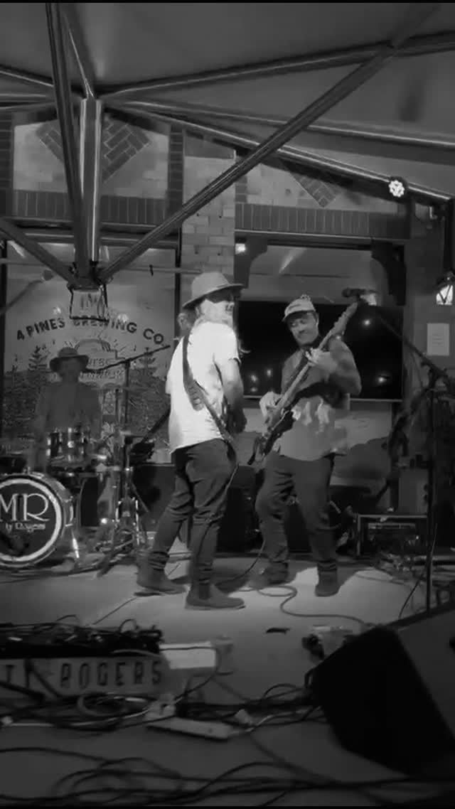 So much fun this weekend @hotelbrunswick with @jcandthetree Such a beautiful crowd! Thanks so much for coming down.
#bluesrock #soulmusic #countryrock #americanadownunder