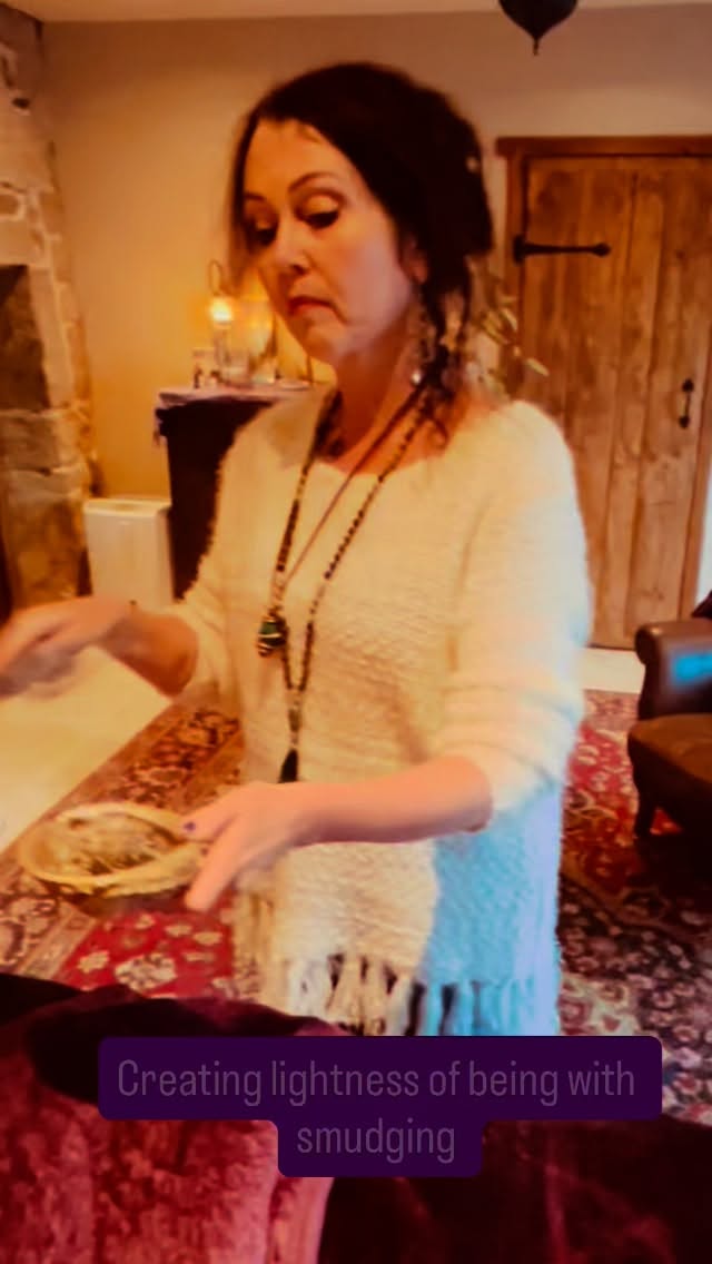 I’m a natural rejuvenation specialist and holistic facialist
I offer in person spiritual facelifts and rejuvenation energy healing
I don’t just offer facial treatments catering to your skins needs using bespoke essential oil blends and handmade products, offer the most cutting edge facial sculpting techniques, or facial accupressure tailored to your full body and emotional wellbeing, or provide an experience that is deeply relaxing, calming, blissful, restorative and rejuvenating, I also connect you to your most heartfelt intentions for growth and healing, your self remembrance, your own body and soul wisdom, and stay by your side, guiding you through your unique wellness and expansion journey
#holisticfacial #natural rejuvenation #energyhealingpractitioner #facialsculpting #facial