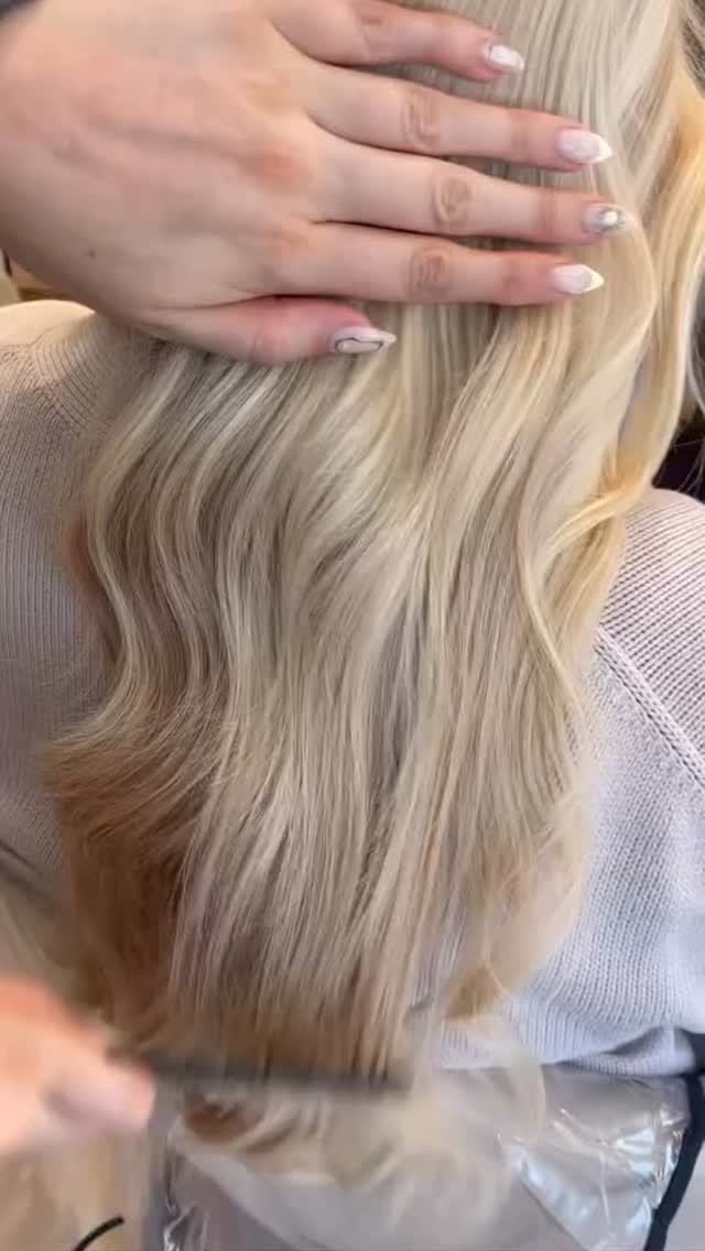 throwback to last month with my hair styling lesson with @robyncrookhamhairx 🫶🏼
i’ve always done styling but was never 100% confident, so i’ve invested in me by having some 1:1’s, my next one is this week and i’m very excited!!
sometimes you need to take things back to the basics and have things be fully step by step explained to you - and that’s okay!!
be sure to follow my bridal hair page @bridalhairbylucyansboro
loving this new era of hairbylucyansboro, focusing on what i really enjoy doing with colours and styling ❤️🥰
🌟complimentary colour + extensions consultations are available this week! consultations are required for new clients 48 hours prior to colour appointment🌟
service 🤩 colour by me & styling 🤩
based - @studioluxe.liverpool - Rodney Street, Liverpool L1 9EH📍
📱enquiries - contact button + DM
📱book - link on profile
products used -
@lorealpro @schwarzkopfprouk
@lorealuki @schwarzkopfpro
@loreal @schwarzkopf
@lorealpro_education_uki @rosieoconnorprohair
@salonsdirect @sallyserskineliverpool
@beautylaunchpad
@hairdressersjournel
i don’t edit my pictures 📸
~
#hairbylucyansboro #studioluxe #studioluxeliverpool
#beautylaunchpad #hairdressersjournal #lorealcolourspecialist #liverpool #liverpoolhair #colourspecialist #blondespecialist #balayagespecialist #liverpoolhairspecialist #liverpoolbalayage #blondetransformation
#bridalhairbylucyansboro #liverpoolbridalstylist #bridalhairstylist #ukweddingstylist #luxurybridalhair #weddinghairgoals #weddingmorningmagic #bridalhair #bridetobe #weddingstylist #destinationwedding #bridalhairstylist #liverpoolwedding #liverpoolbridal #ukweddingstylist #ukbridalstylist