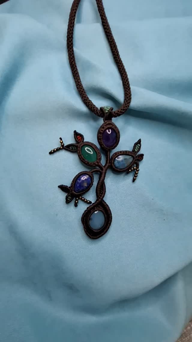 ✨ Einzigartig wie du! ✨
Handgemachter Makramee-Schmuck – liebevoll geknüpft, jedes Stück ein Unikat 🤍
💎 Perfekt als Geschenk oder zum Selbertragen
🌿 Nachhaltig & mit Herz gefertigt##onlineshop #makrame #switzerland