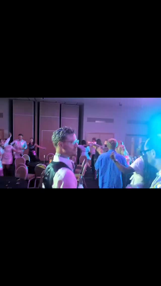 Celebrating 25 years of fabulous #Baringa and bringing the bling to a Friday night at @centerparcs_events We had an absolute blast with this mightily wonderful lot!
❤️FF
.
.
.
#livemusic #instadaily #eventprofs #singing #eventplanning #party #wedding #weddingplanner #weddingband #partyband #wow #singers #entertainment #coversband #amazingband #luxuryevents #showband #covers #eventprofsuk #instagood #instawedding #luxurywedding #bestband #bestparty #lookinggood #weddingreception #fullyfunktional #weddingmusic #horns