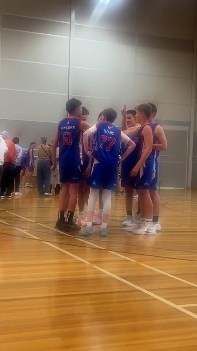 Titans on 3…. 💙❤️💙❤️