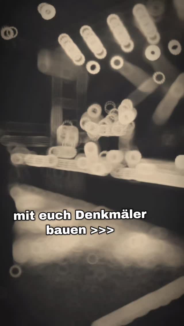 Eigentlich sind wir doch alle Helden. 🌈
#coverbunt #partyband #denkmal #2000s