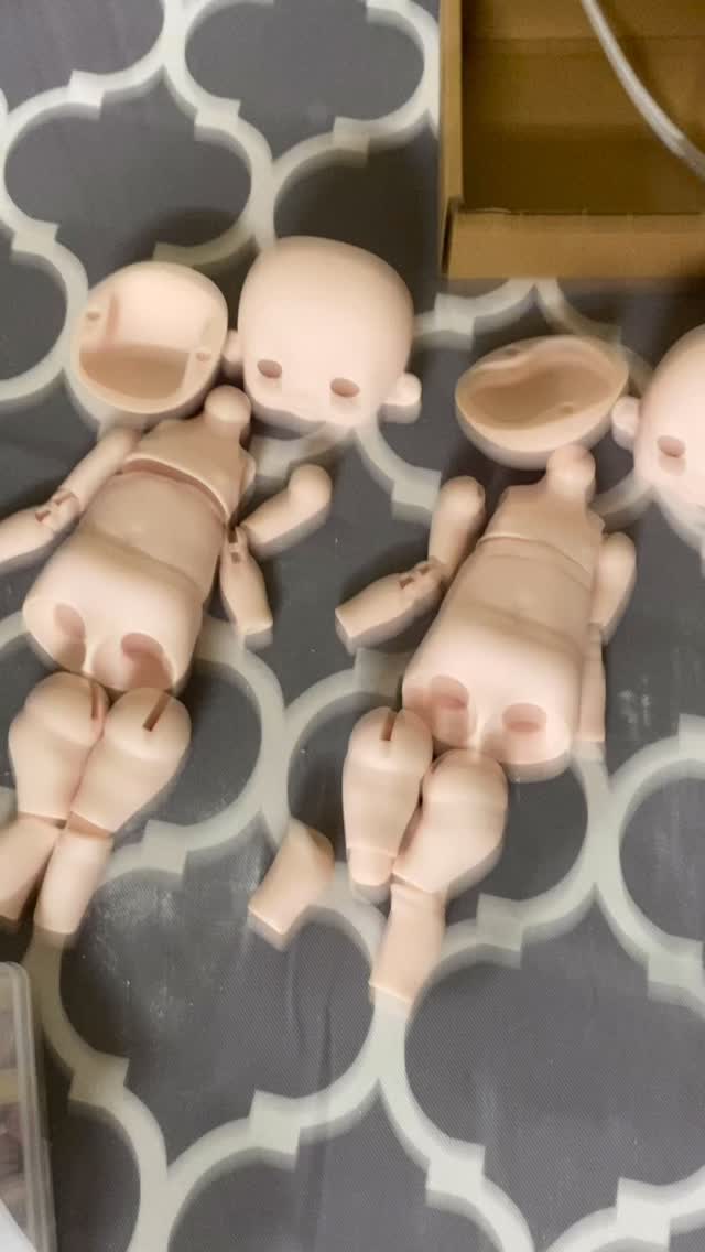 5 Froggy dolls in progress, they will be available soon on my website soon. It will be a limited edition, join my mailing list to be notified when the sale starts #lindamacariodolls #bjddoll #artdoll #resinbjd #dollmaking