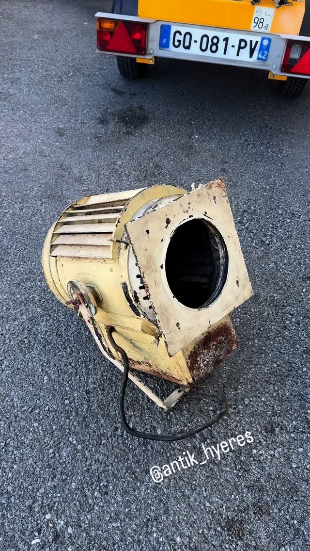 ✨ Avant ➡️ Après ✨
De la rouille à la renaissance 🔧🔥
Incroyable ce que quelques heures de restauration peuvent faire ! 🚀 #fyp #diy #aerogommage #var #avantaprès